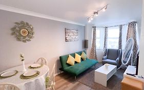 Mada Apartment Bournemouth 12 Min Walk To The Beach